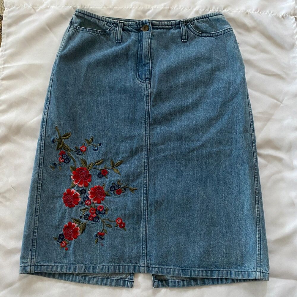 Y2K NY&Co Denim Pencil Skirt with Red Embroidered Flowers sz 4 cottage core chic